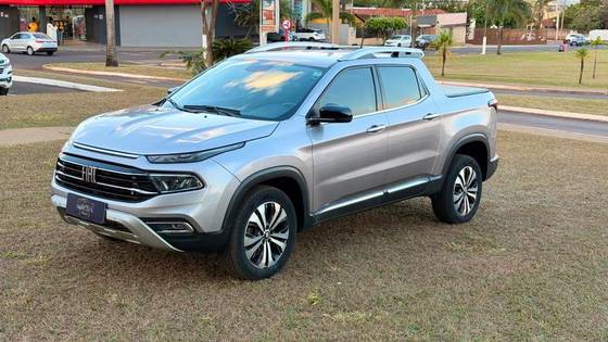 FIAT TORO 2.0 16V TURBO DIESEL VOLCANO 4WD AT9 FIAT TORO 2.0 16V TURBO DIESEL VOLCANO 4WD AT9